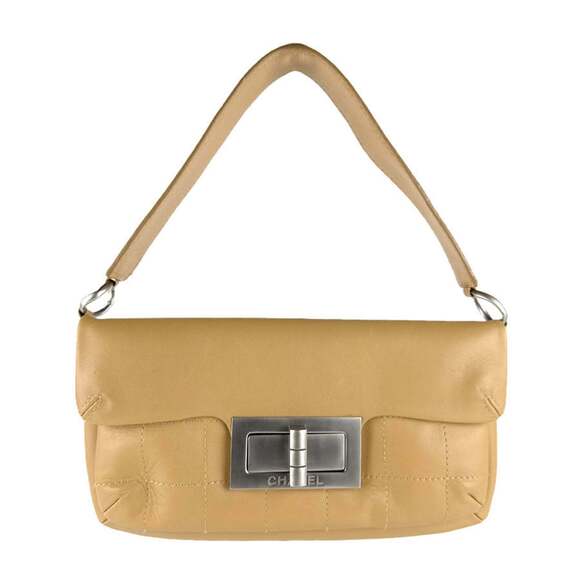 CHANEL Cream Leather Shoulder Bag